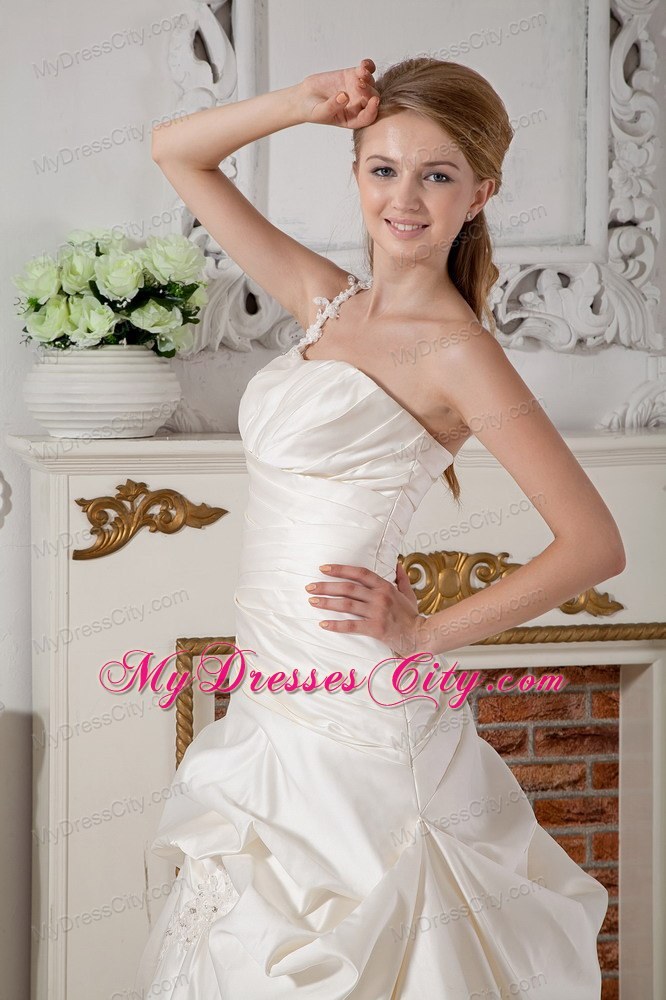 One Shoulder Appliques and Ruching Bridal Dress with Court Train