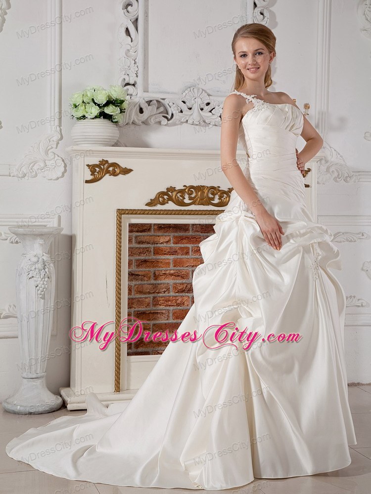 One Shoulder Appliques and Ruching Bridal Dress with Court Train