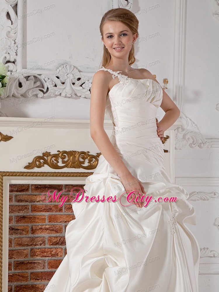 One Shoulder Appliques and Ruching Bridal Dress with Court Train