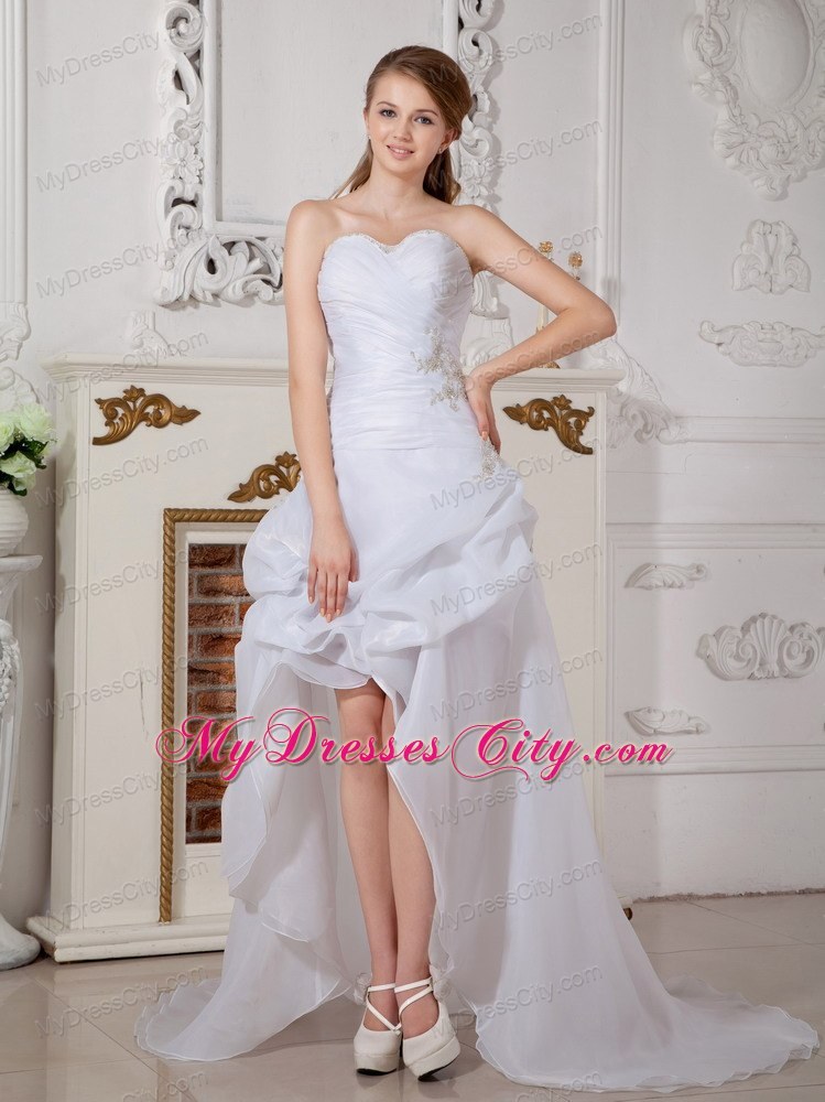 Asymmetrical Ruching Appliques Wedding Gowns with Court Train