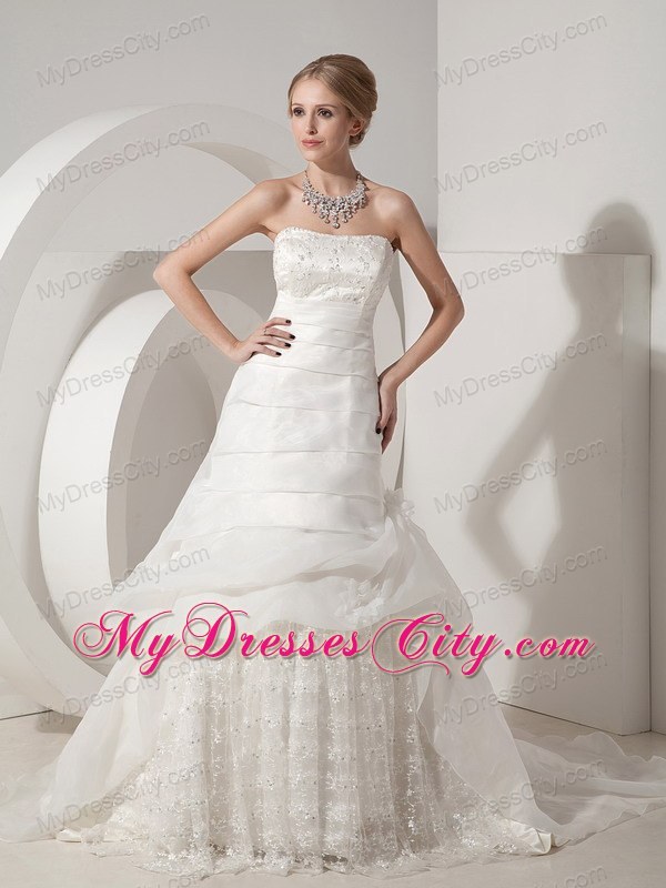 Chapel Train Organza and Lace Appliques Wedding Dress with Puck-ups