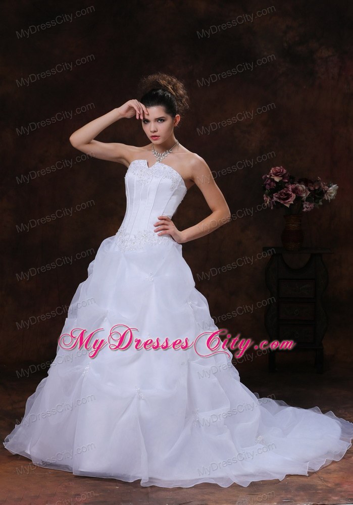 Puffy Strapless Bridal Gown With Appliques and Court Train