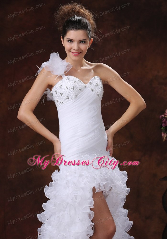 Ruched High-low Ruffled Beading Wedding Dress With Court Train