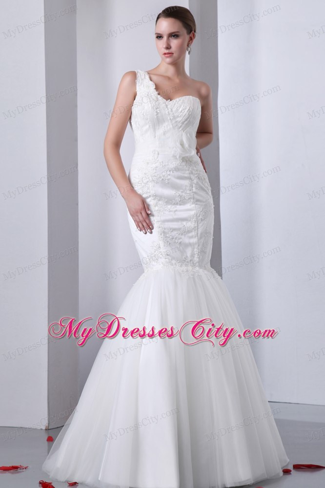 Trumpet One Shoulder Bridal Gown with Handle Flowers and Applique