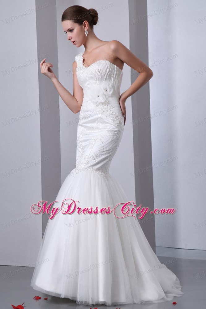 Trumpet One Shoulder Bridal Gown with Handle Flowers and Applique