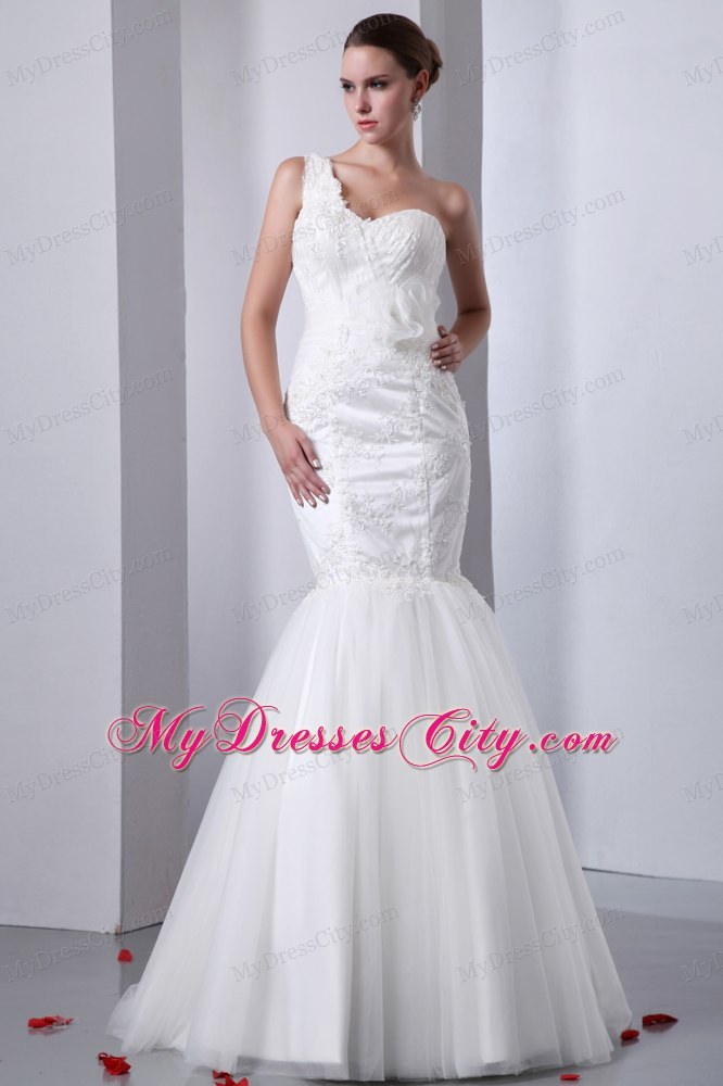 Trumpet One Shoulder Bridal Gown with Handle Flowers and Applique