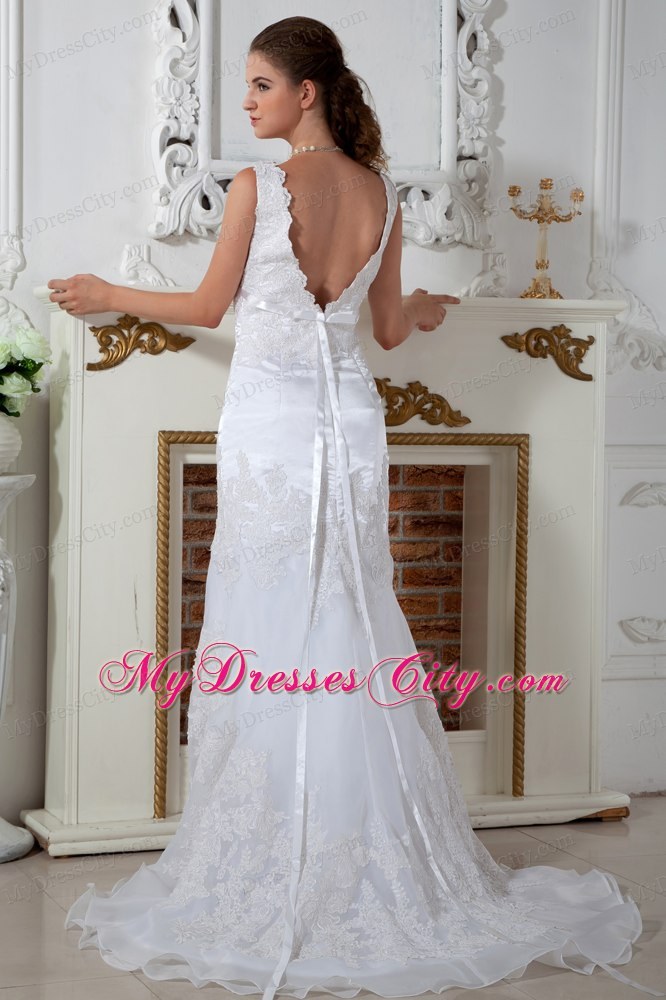 Noble Sheathy V-neck Court Train Organza and Lace Appliqued Wedding Dress