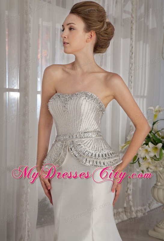 Pretty Sheathy Trumpet Sweetheart Beading Wedding Dress with Court Train