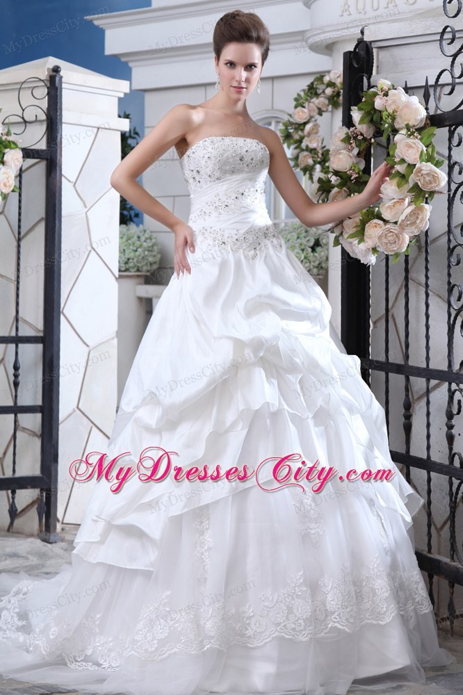 Vintage Strapless Court Train Appliques Organza A-line Wedding Dresses