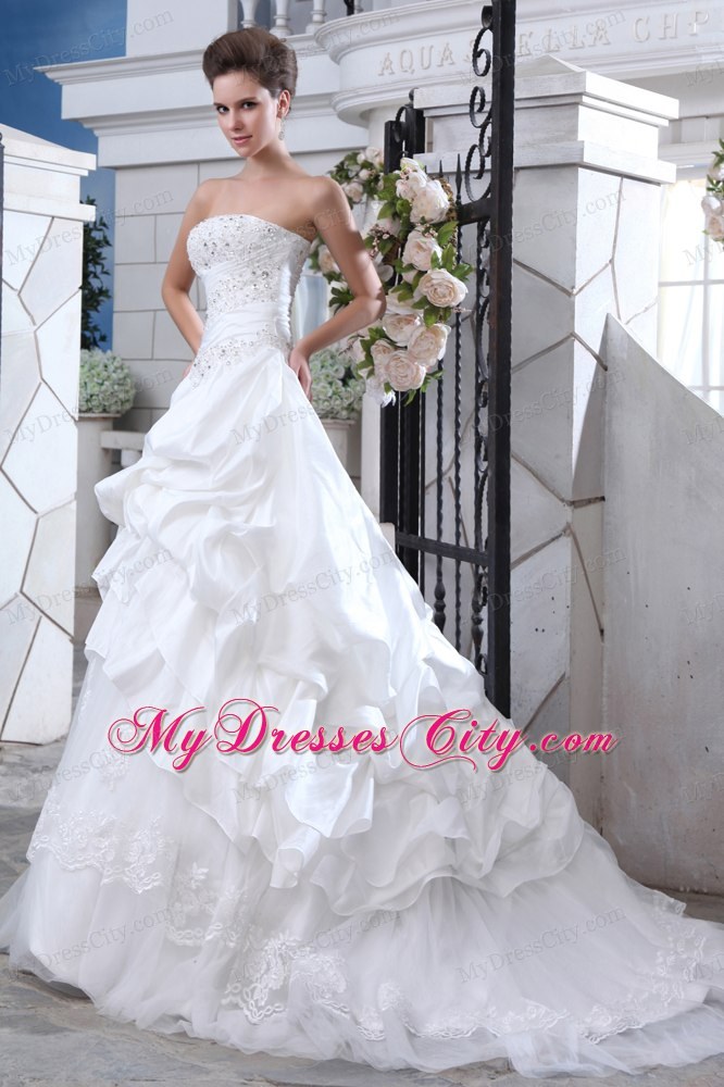 Vintage Strapless Court Train Appliques Organza A-line Wedding Dresses