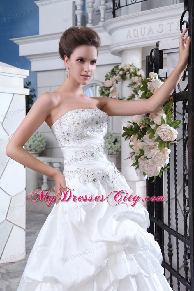 Vintage Strapless Court Train Appliques Organza A-line Wedding Dresses