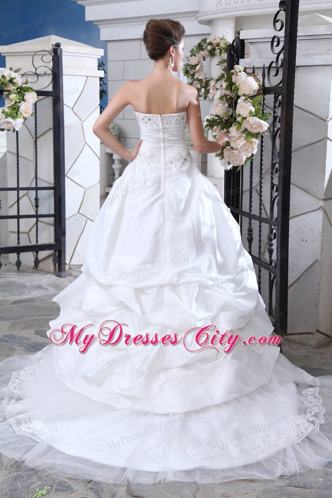 Vintage Strapless Court Train Appliques Organza A-line Wedding Dresses