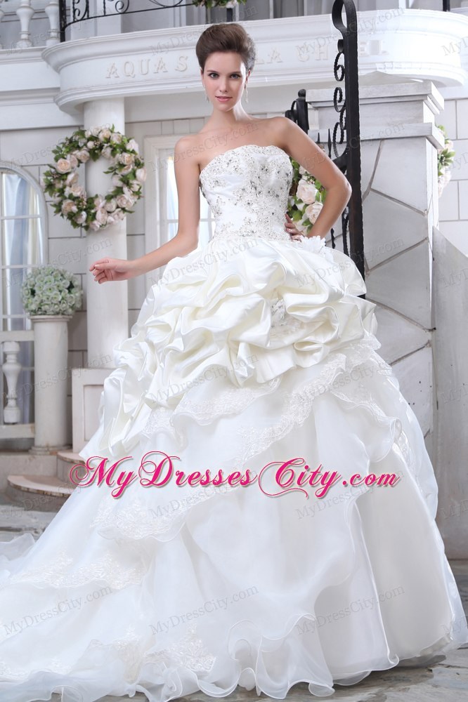 Strapless A-line Organza Beading and Appliques Wedding Dress with Pick-ups