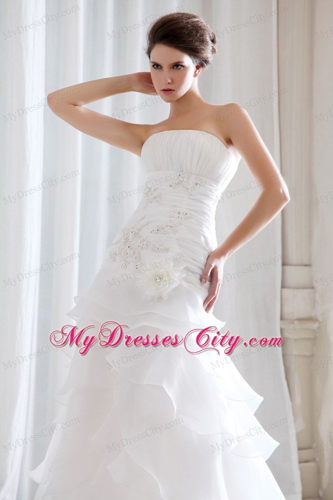 Fashionable A-Line Strapless Organza Beading and Ruching Bridal Gowns