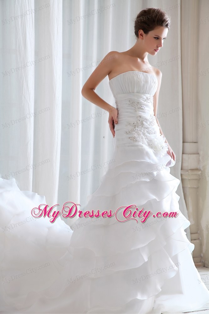 Fashionable A-Line Strapless Organza Beading and Ruching Bridal Gowns