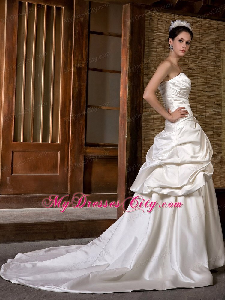 Luxurious A-line Strapless Chapel Train Ruching Flowery Wedding Dress