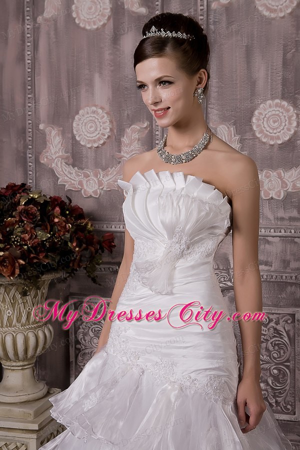 Ruched Mermaid Strapless Court Train Appliques Wedding Dress