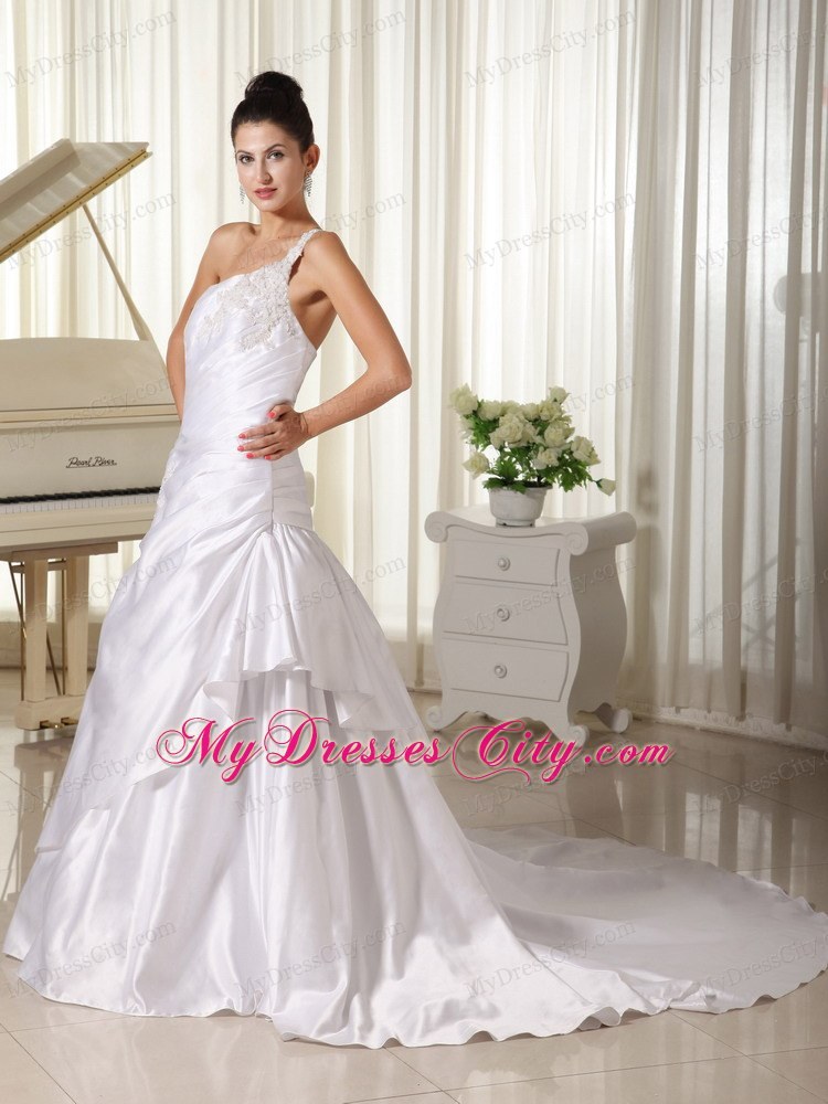 Appliques Decorate Shoulder and Bust A-line Wedding Dress