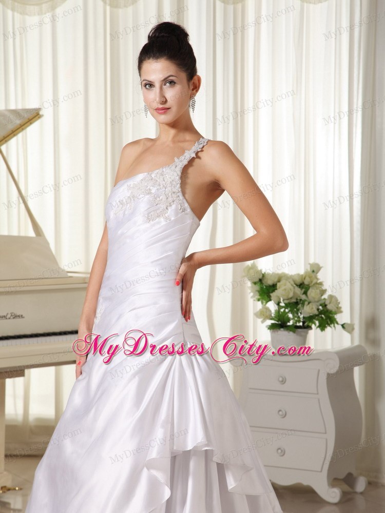 Appliques Decorate Shoulder and Bust A-line Wedding Dress