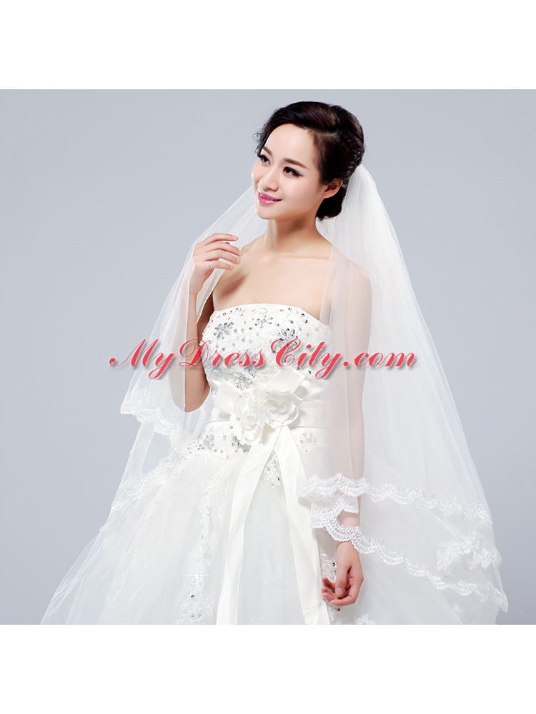 2014 Simple Four-Tier Bridal Veils with Lace Appliques Edge