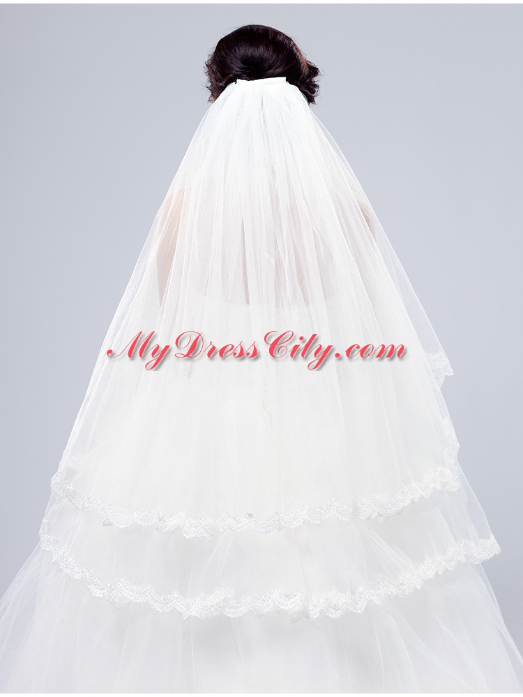 2014 Simple Four-Tier Bridal Veils with Lace Appliques Edge