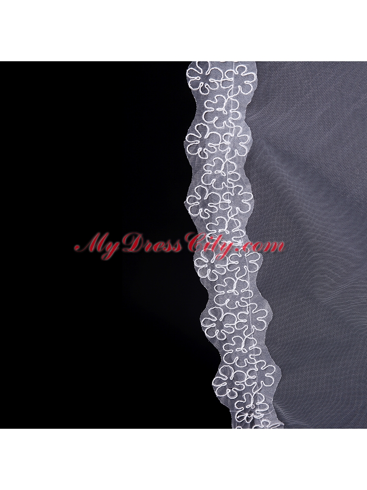 2014 Simple One-Tier Bridal Veils with Lace Appliques Edge