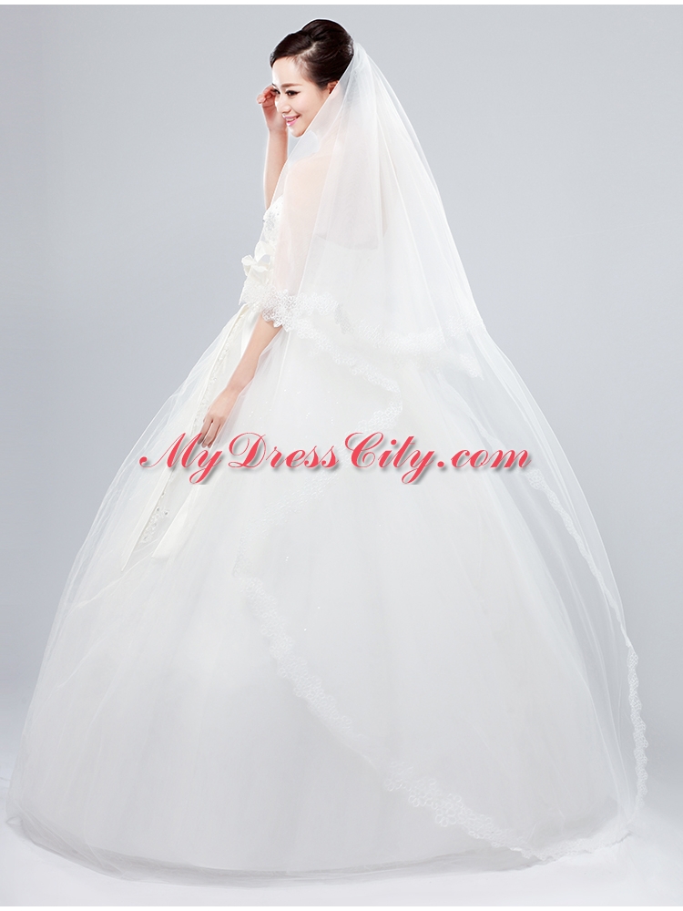 One-Tier Angle Cut Wedding Veils with Lace Appliques Edge