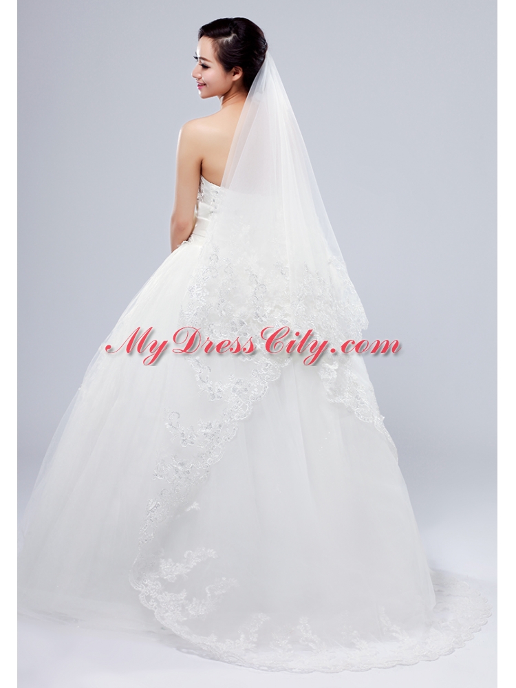 Romantic Lave Edge White Two-Tier Fingertip Bridal Veils