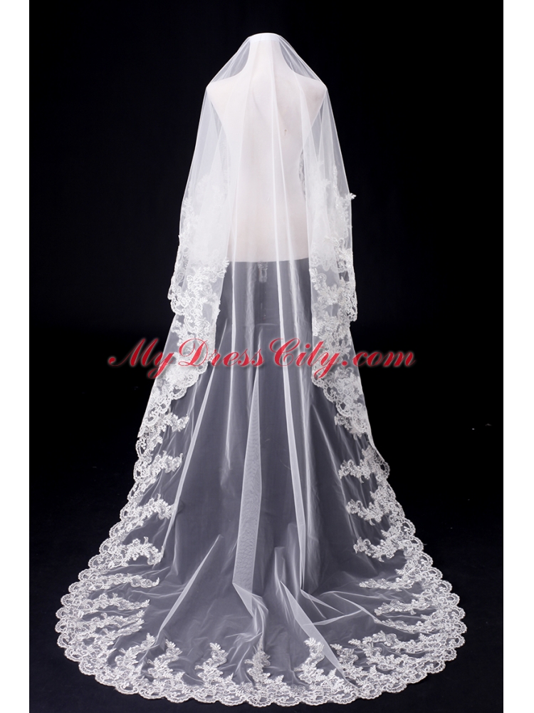 Romantic Lave Edge White Two-Tier Fingertip Bridal Veils