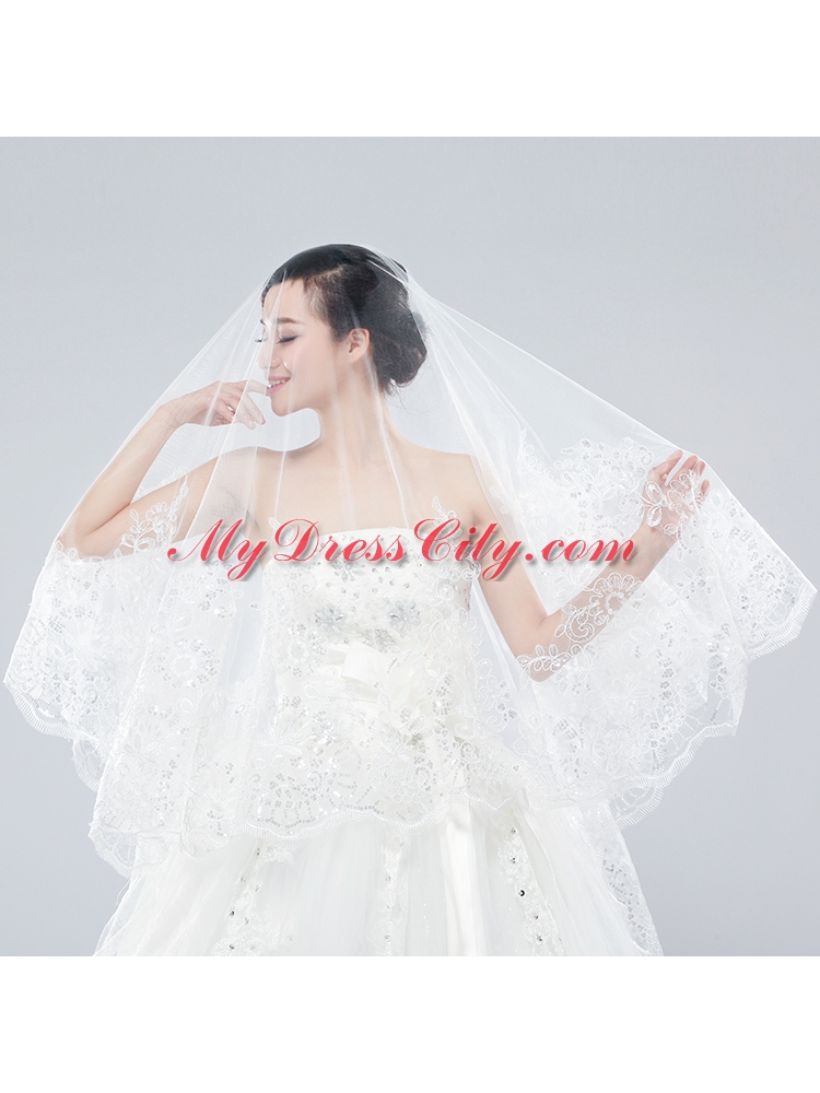 Classic One-Tier Lace Appliques Edge Wedding Veil