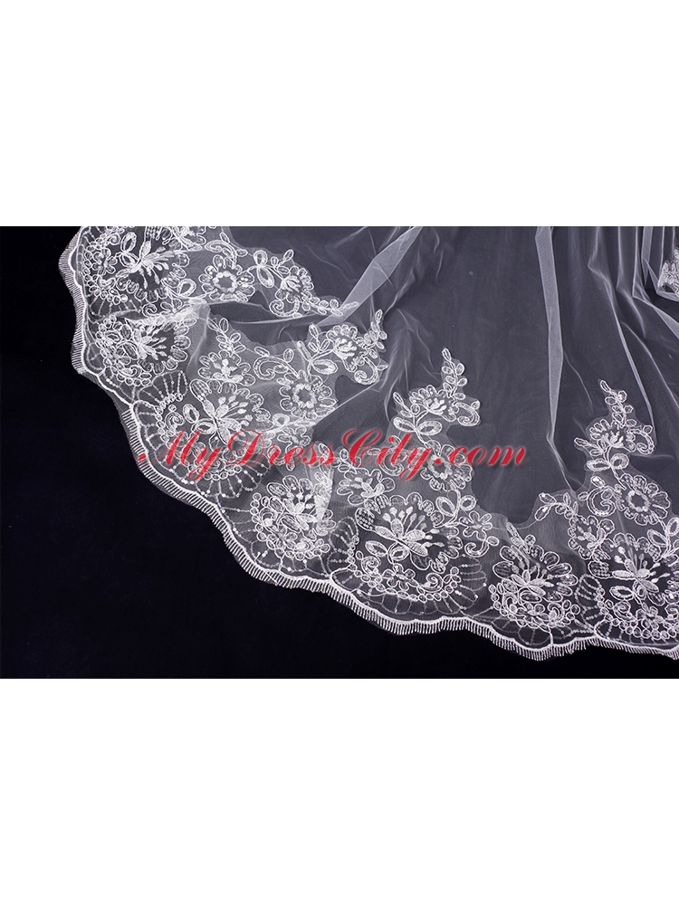 Classic One-Tier Lace Appliques Edge Wedding Veil