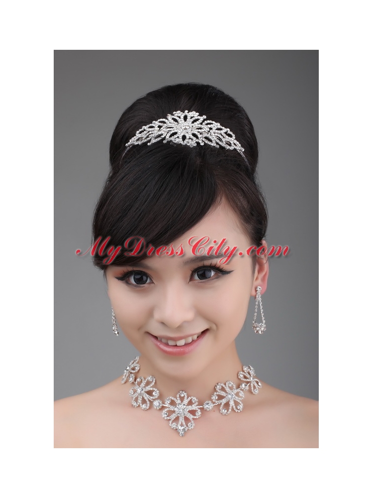 Alloy With Luxurious Rhinestone Jewelry Set Including Crown Necklace And Earrings