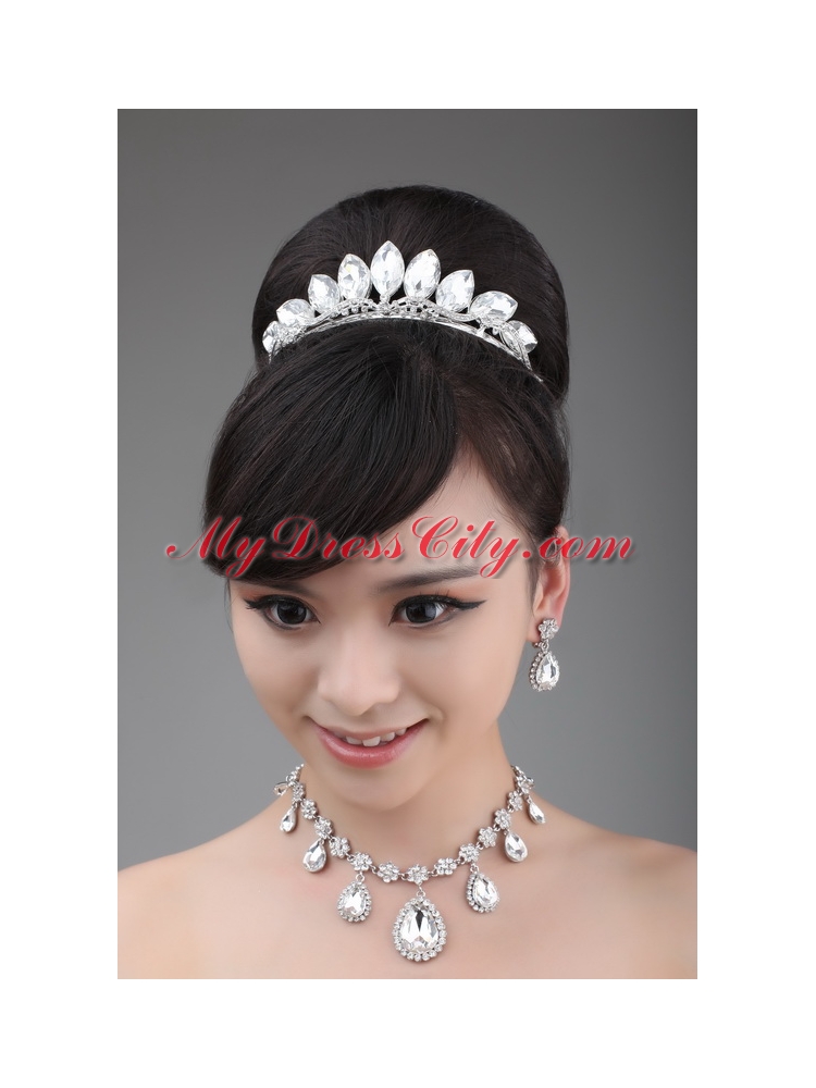 High Quality Crystal and Rhinestone Necklace and Crown