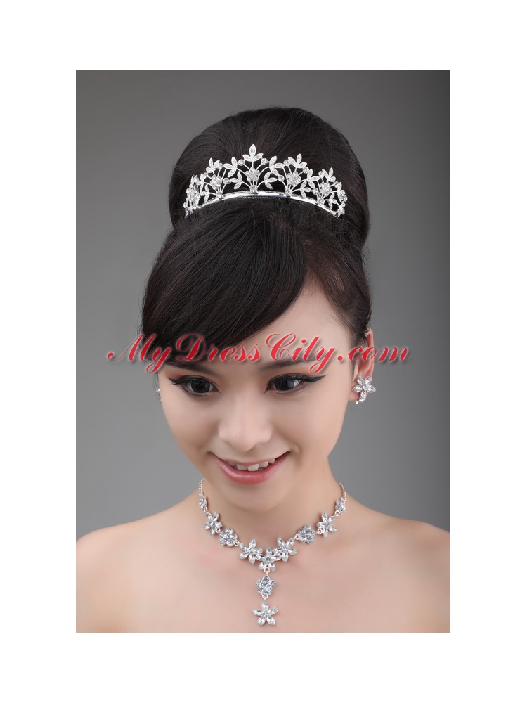 Intensive Flower Rhinestone Alloy Jewelry Set With Crown Necklace And Earrings