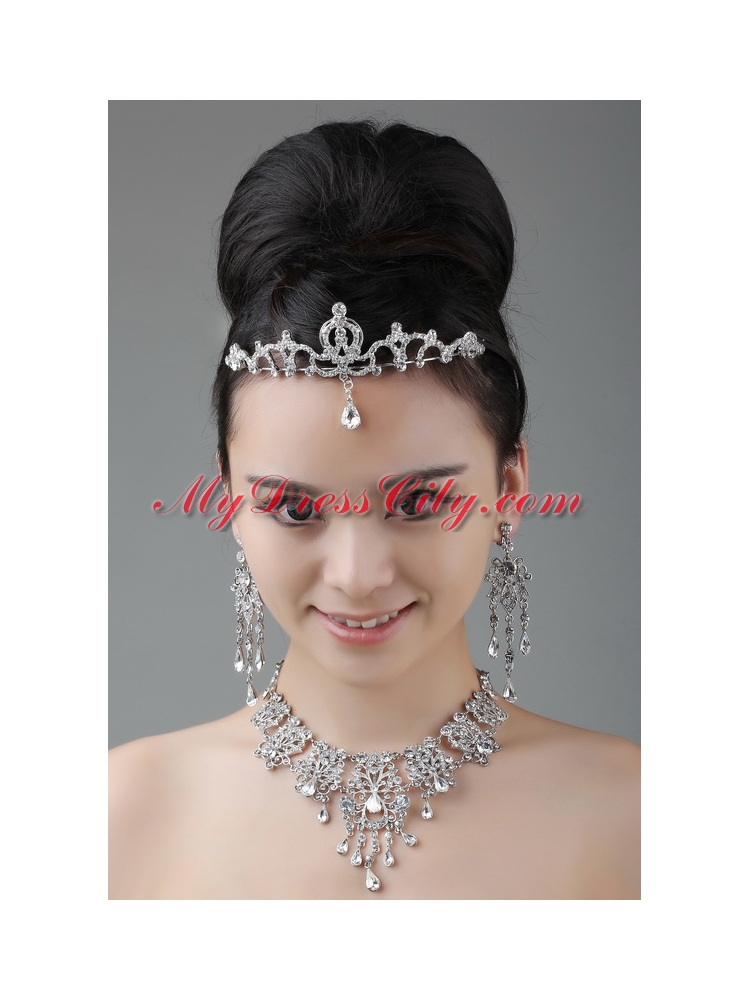 Vintage Style Rhinestone Alloy Jewelry Set Including Crown Necklace And Earrings