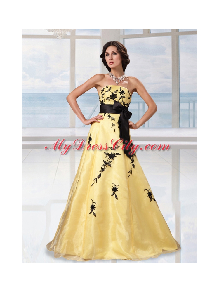 Pretty A Line Yellow Strapless Prom Dress with Appliques