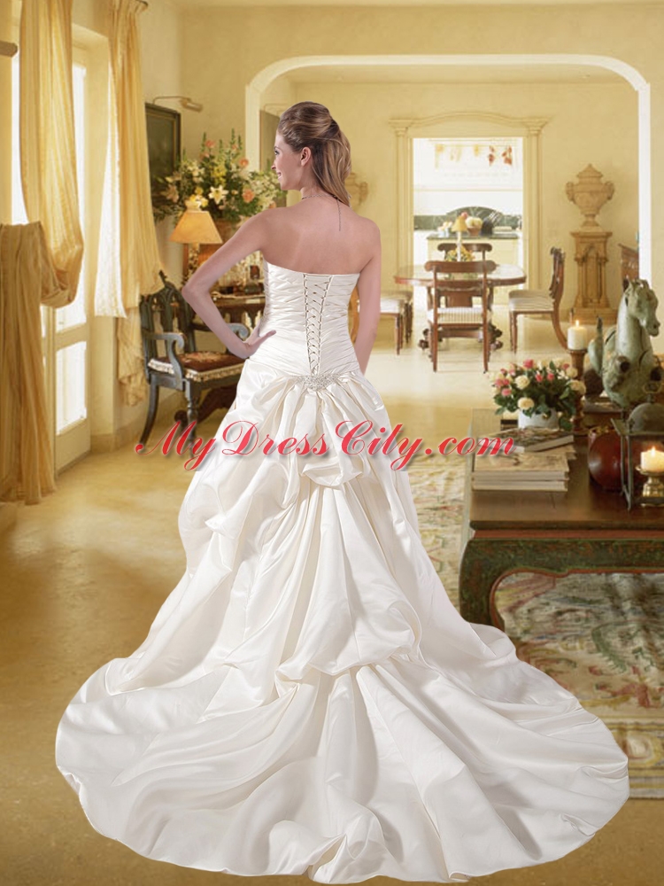 Gorgeous Sweetheart 2015 A Line Court Train Wedding Dresses with Beading