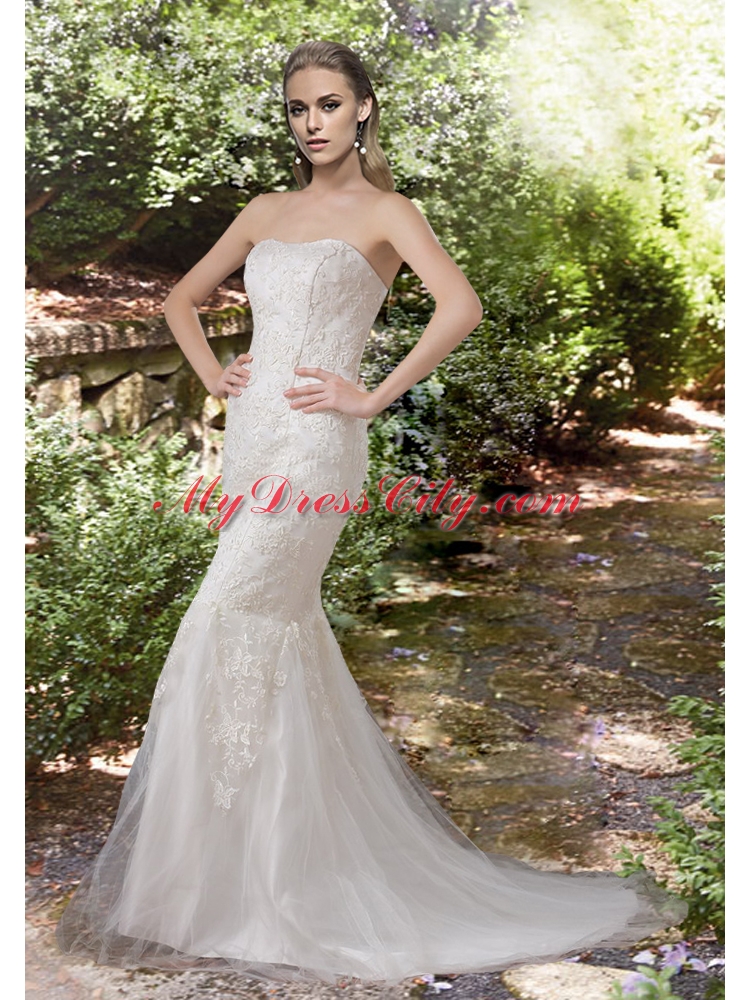 2015 Beautiful Lace Strapless Wedding Dress with Brush Train