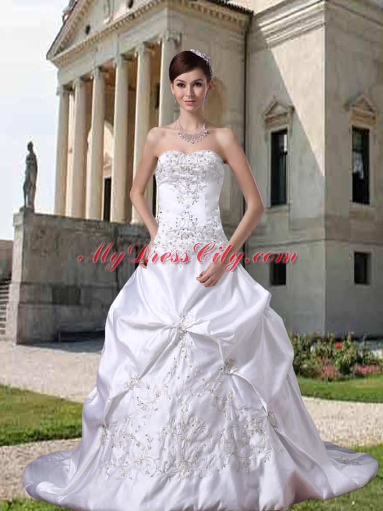 2014 White Strapless Princess Brush Train Wedding Dresses with Embroidery