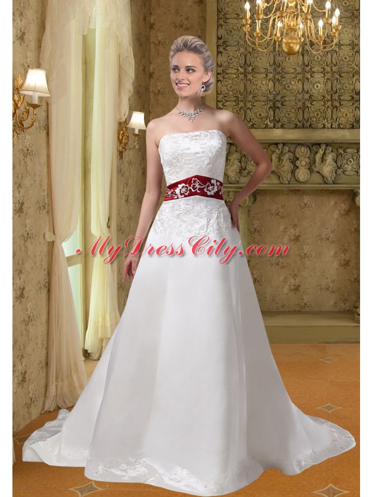 2015 White Embroidery Clasp Handle Wedding Dresses with Chapel Train