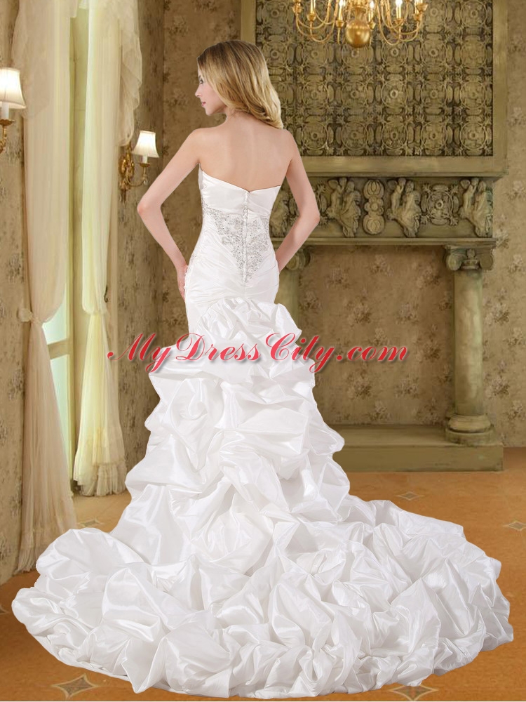 Fashionable Mermaid Strapless Court Train Appliques Wedding Dresses