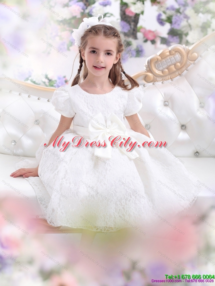 Latest Lace 2015 White Flower Girl Dress with Short Sleeves and Bownot