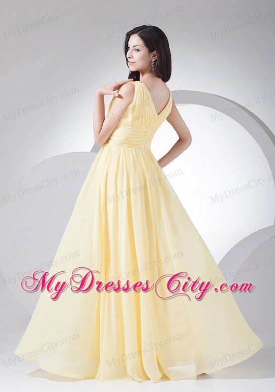 Ruching Decorate Light Yellow Chiffon V-neck Homecoming Dress