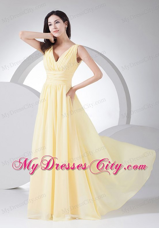 Ruching Decorate Light Yellow Chiffon V-neck Homecoming Dress