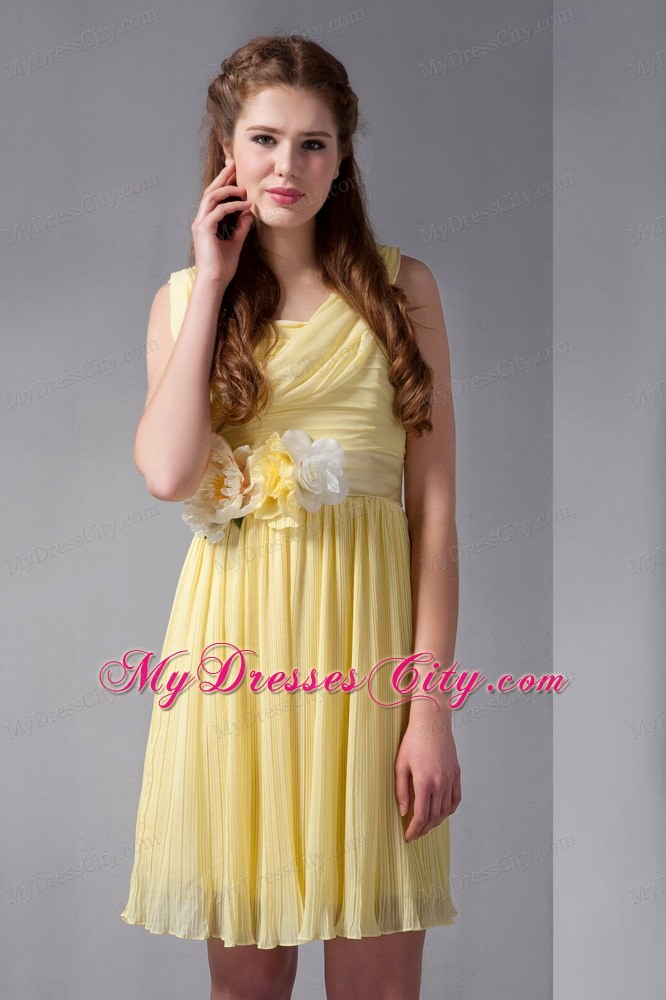 Straps Mini-length Flower Decorate Homecoming Dress in Yellow