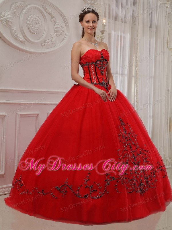 Red Floor-length Sweetheart Tulle Appliques Dress for Quince