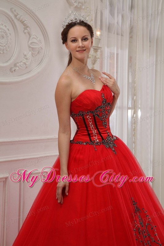 Red Floor-length Sweetheart Tulle Appliques Dress for Quince