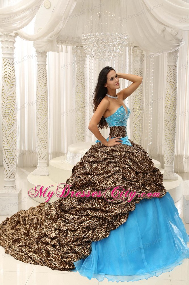 Leopard Court Train Aqua Blue Quinceanera Dress with V-cut Neck