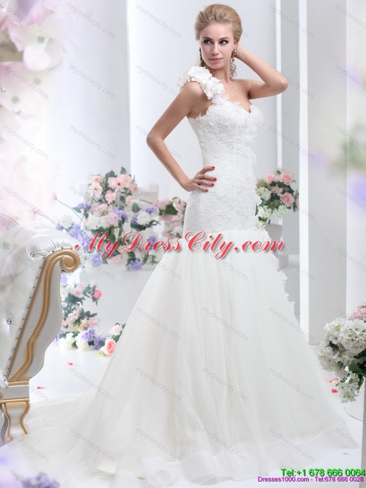 2015 Elegant One Shoulder Wedding Dress with Hand Made Flowers