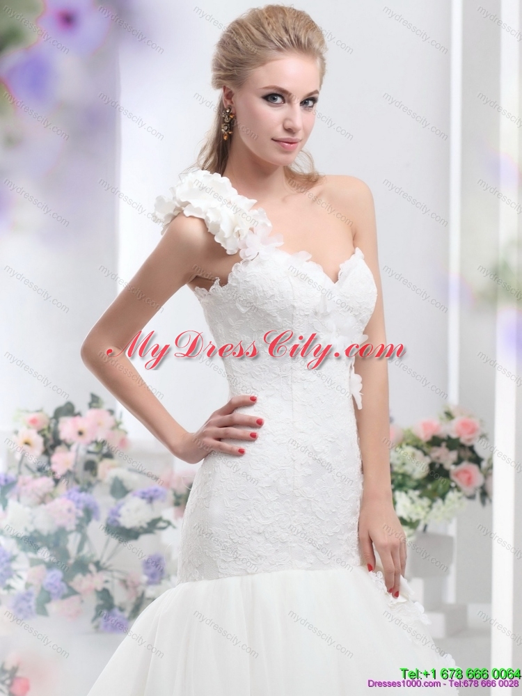 2015 Elegant One Shoulder Wedding Dress with Hand Made Flowers